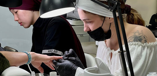 How to Repair a Broken Nail with Gel: A Step-by-Step Guide for Nail Techs