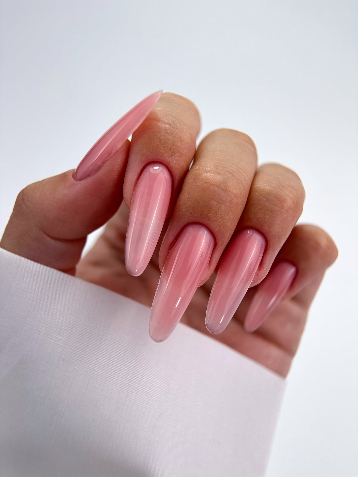 SOPHIÈ • R Strong Cover Gel 5, 15ml