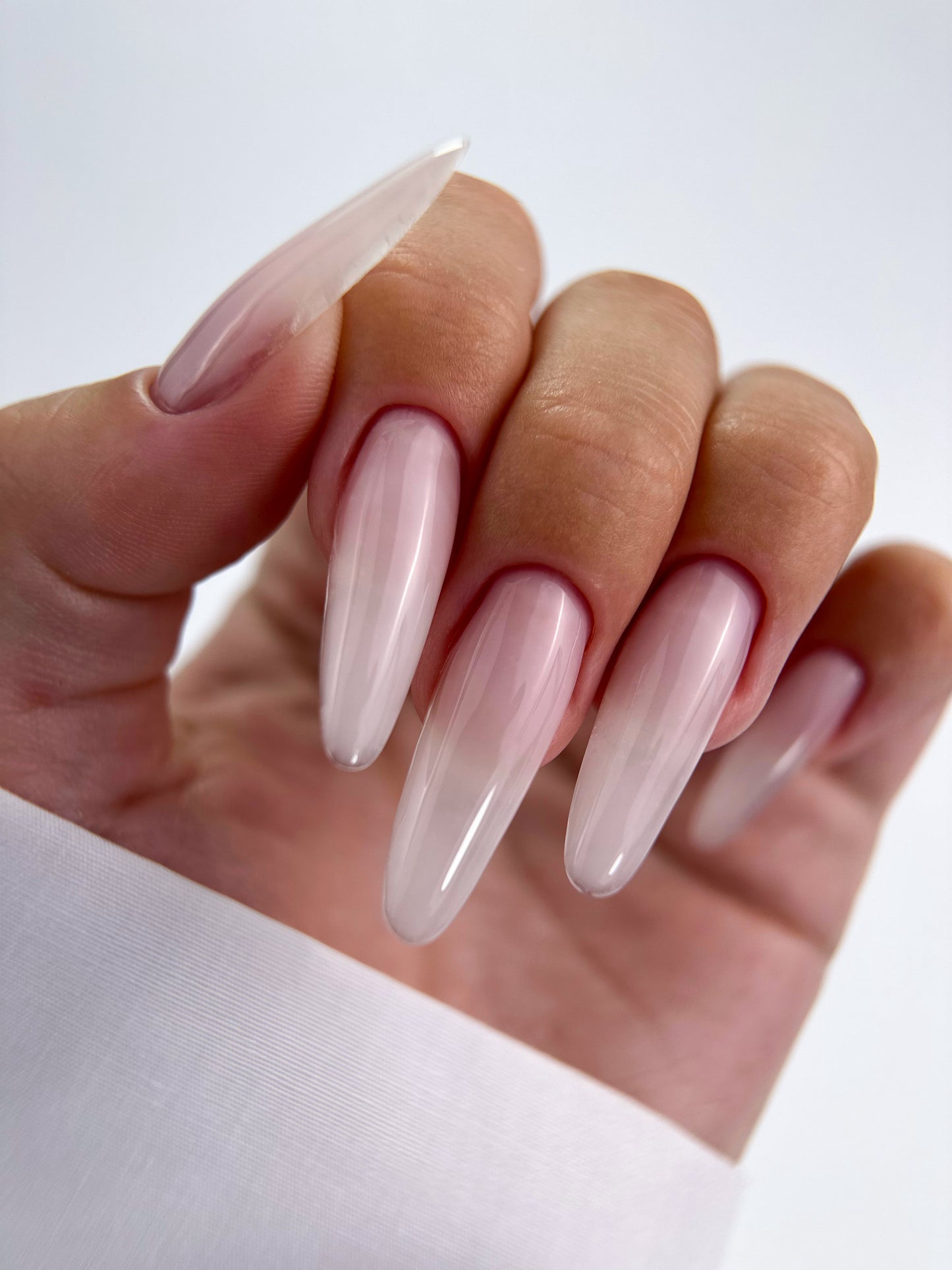 SOPHIÈ • R Strong Cover Gel 7, 15ml